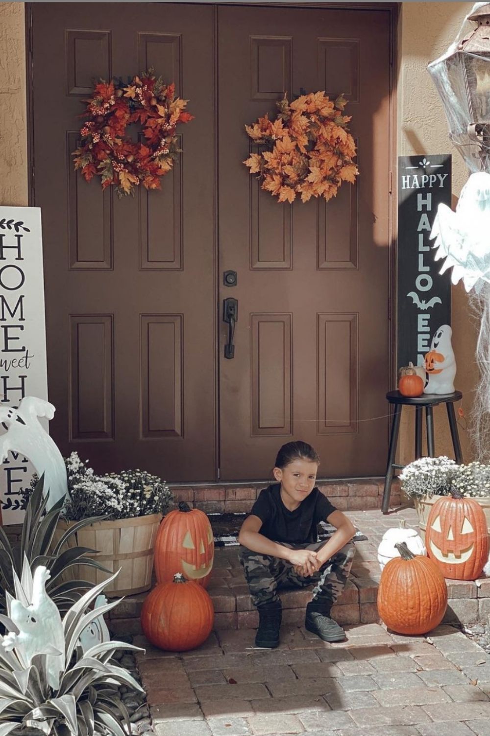 Spooky Halloween Outside Decorations ideas 2021