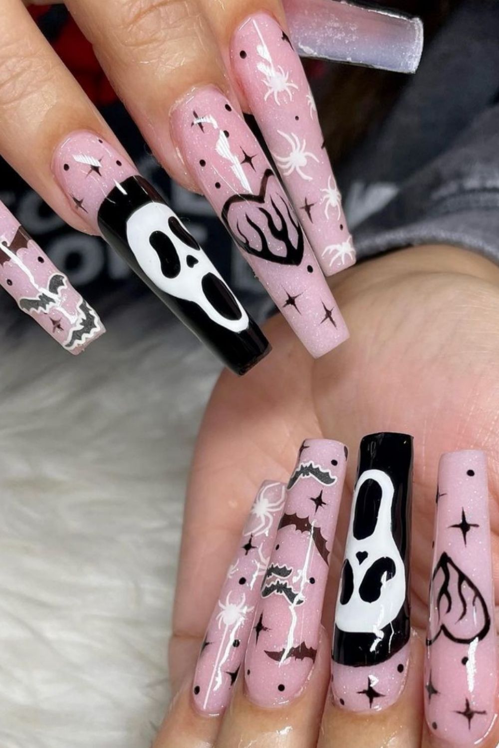 Spooky Scream nails design for Halloween nails 2021