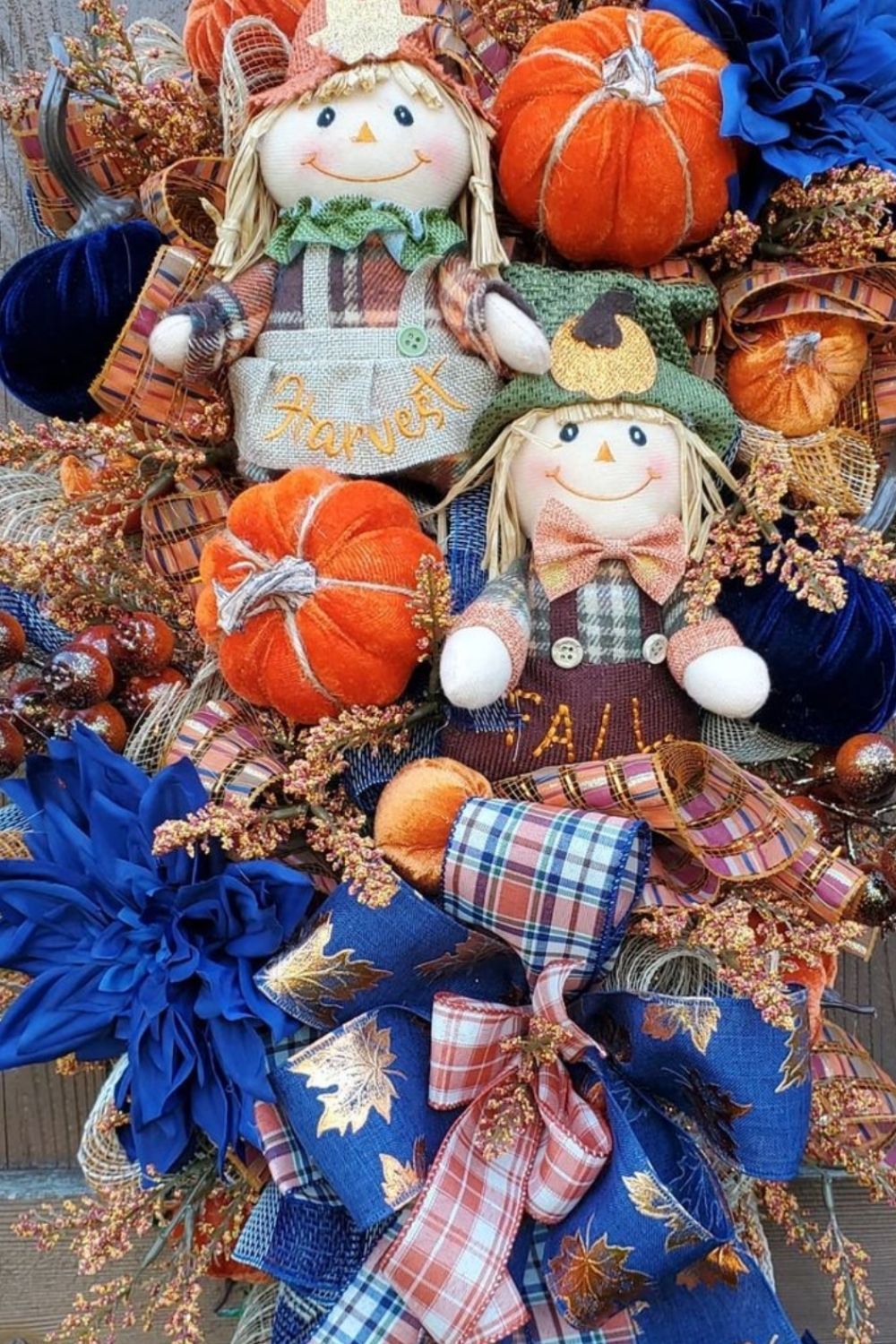 How to DIY scarecrow ideas for Fall yard 2021? 