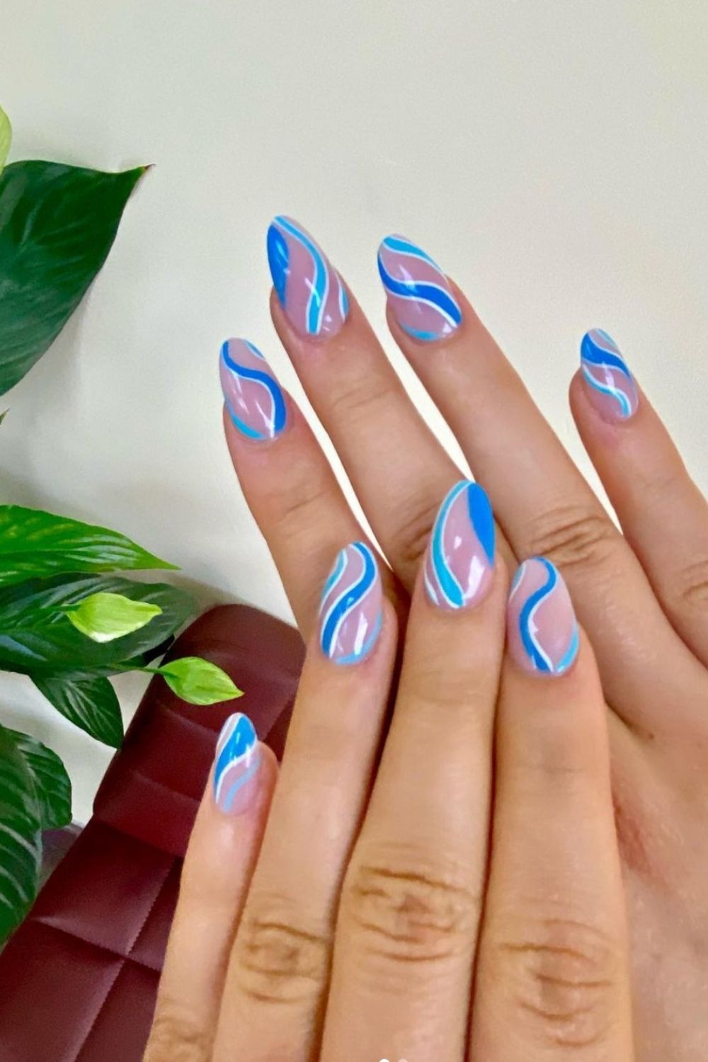 40+ Abstract Nail Art & Swirl Nails To Inspire Your Next Manicure