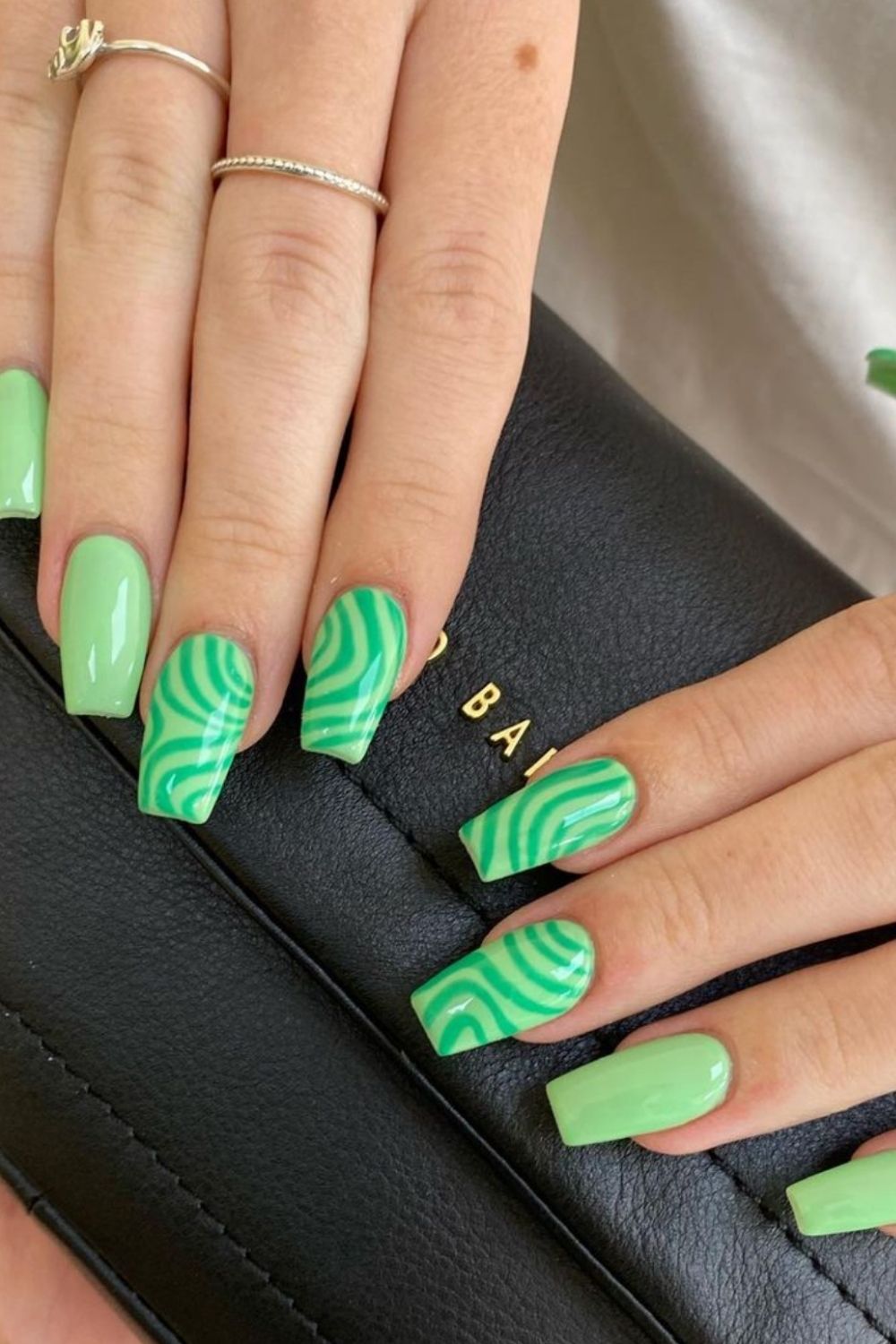 40+ Abstract Nail Art & Swirl Nails To Inspire Your Next Manicure