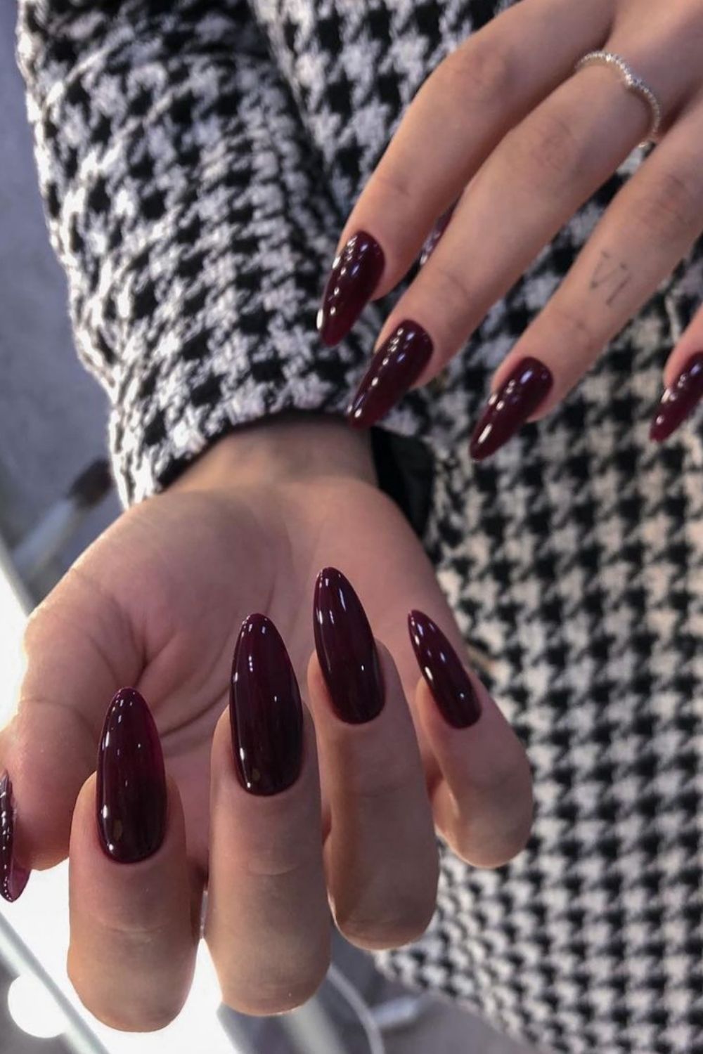 Burgundy nails design | Best winter nail colors 2021 to try