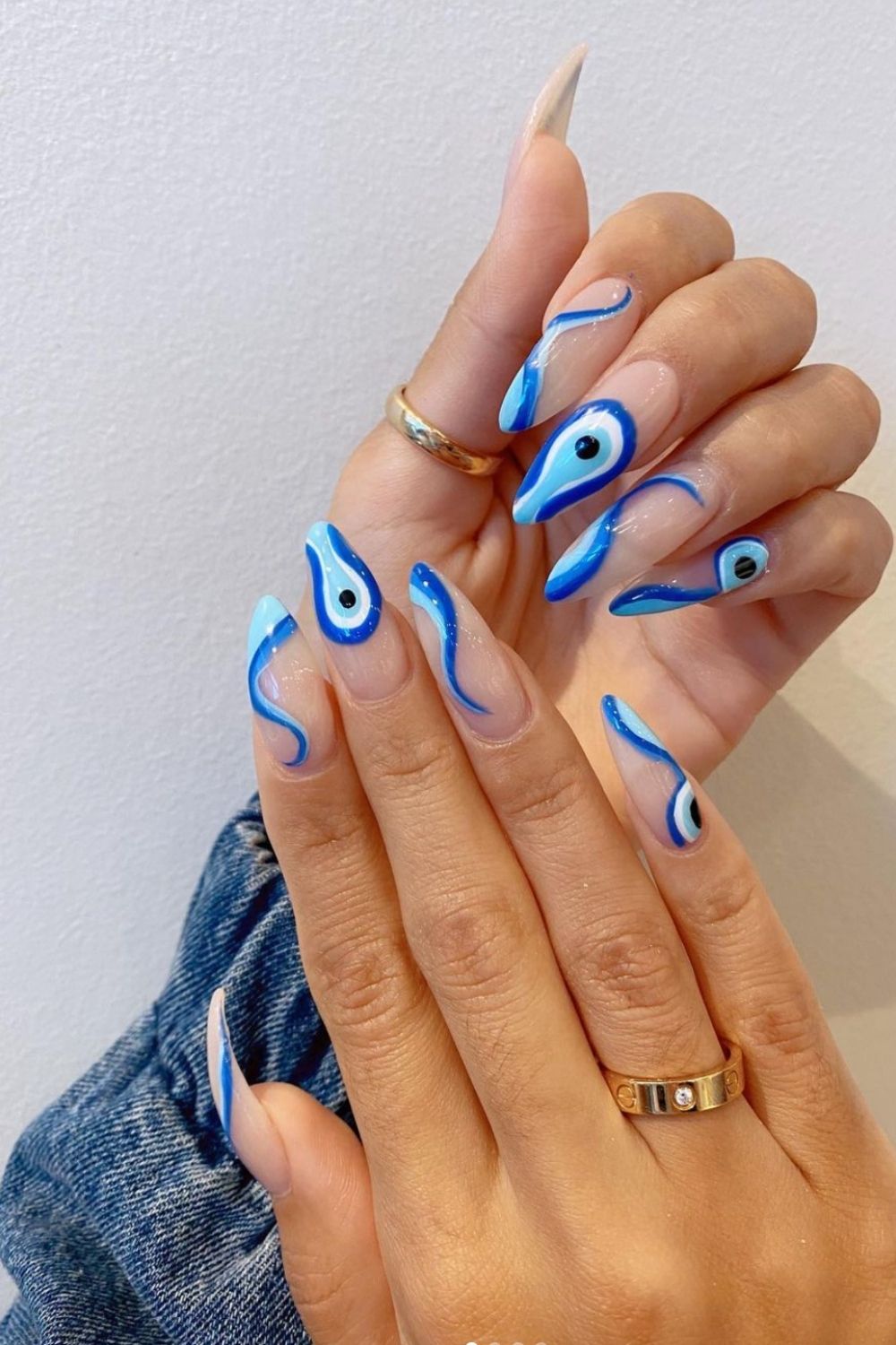 40+ Abstract Nail Art & Swirl Nails To Inspire Your Next Manicure