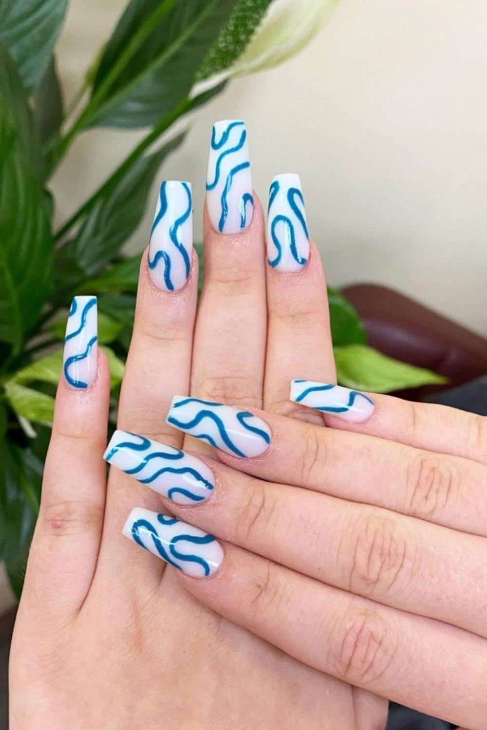 40+ Abstract Nail Art & Swirl Nails To Inspire Your Next Manicure