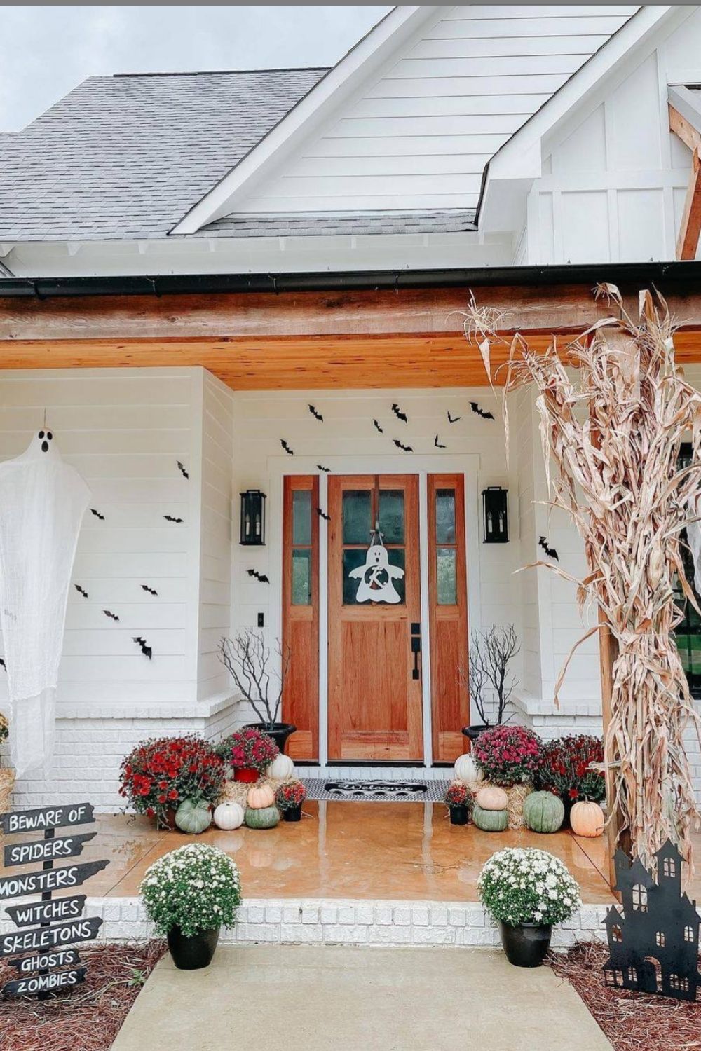 Spooky Halloween Outside Decorations ideas 2021