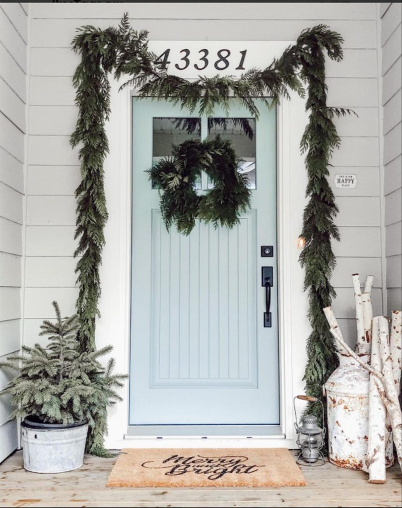 30+ Best Christmas Porch Decorations for Christmas outdoor decor