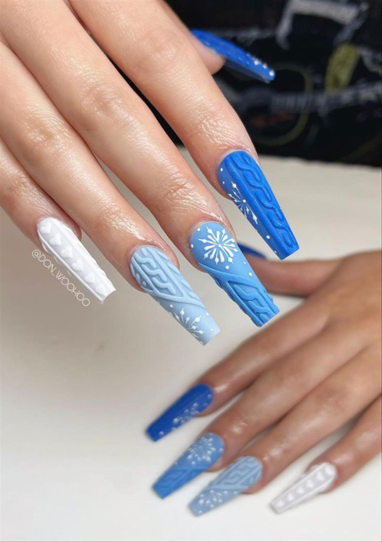 Adorable blue coffin nails for Winter nail colors 2021