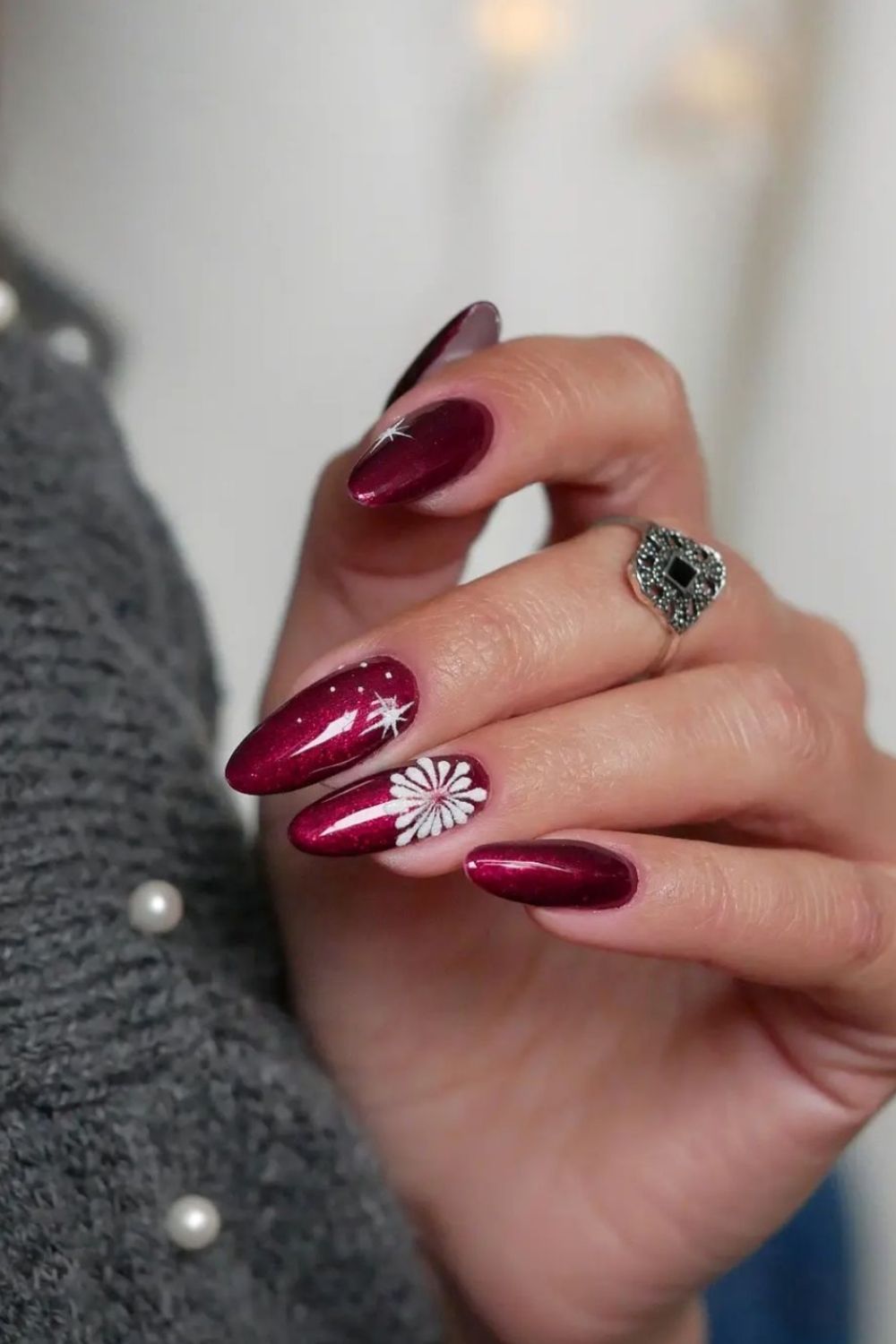 Best Christmas acrylic nails 2021 to light up your holiday