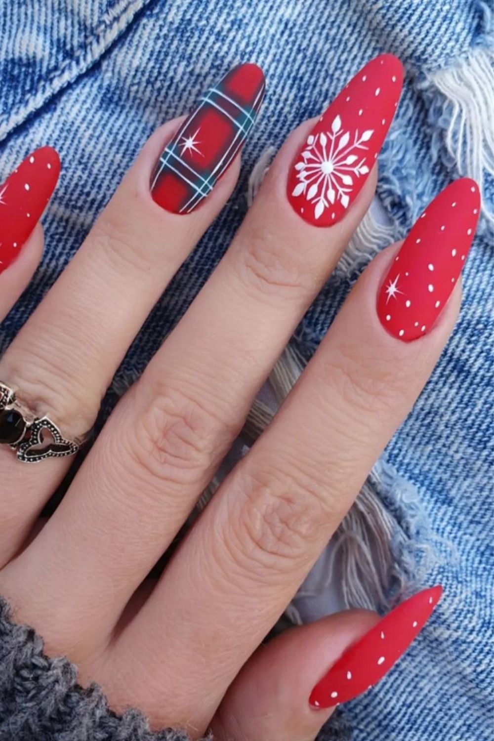 Best Christmas acrylic nails 2021 to light up your holiday