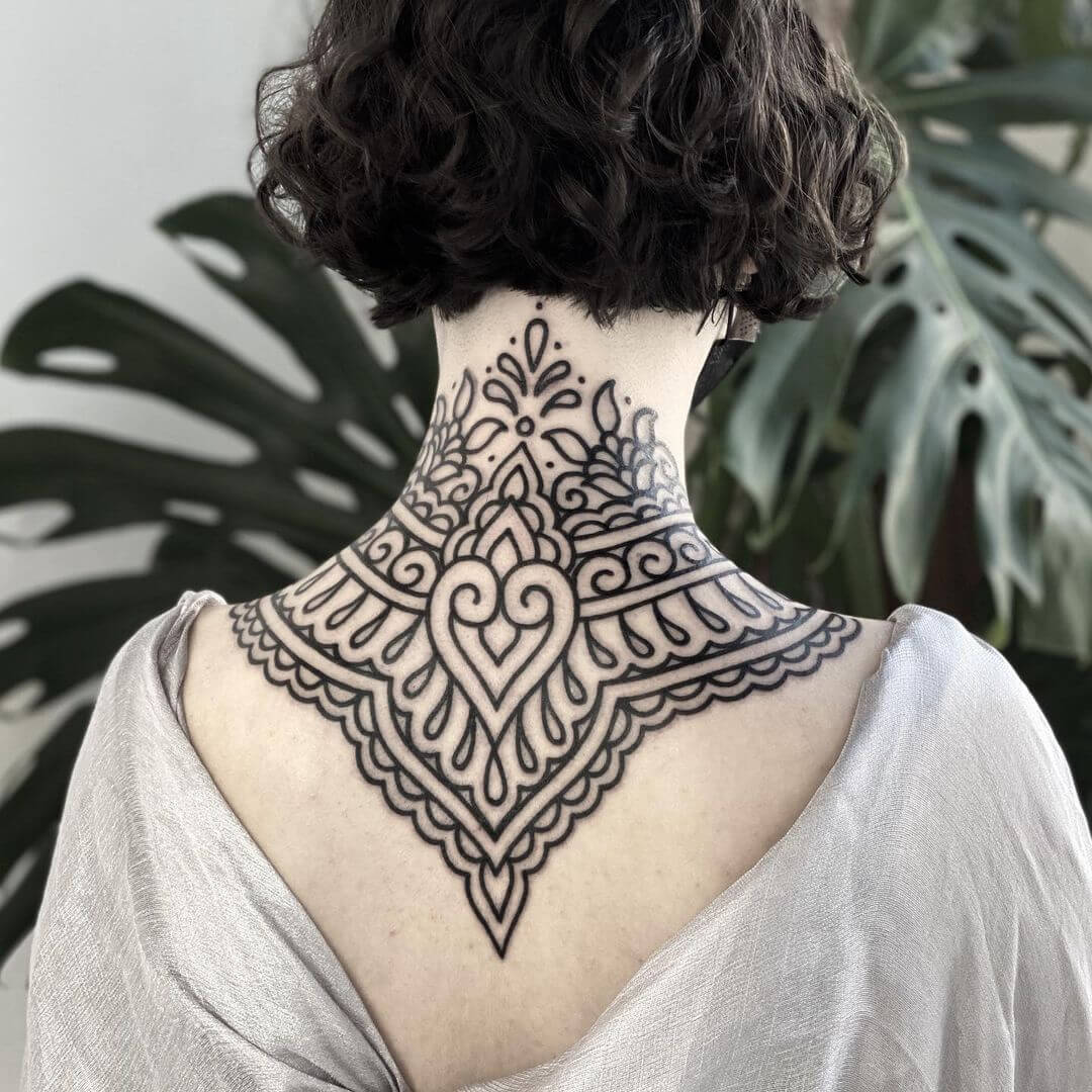 Pretty Neck Tattoos For Women To Be Cool