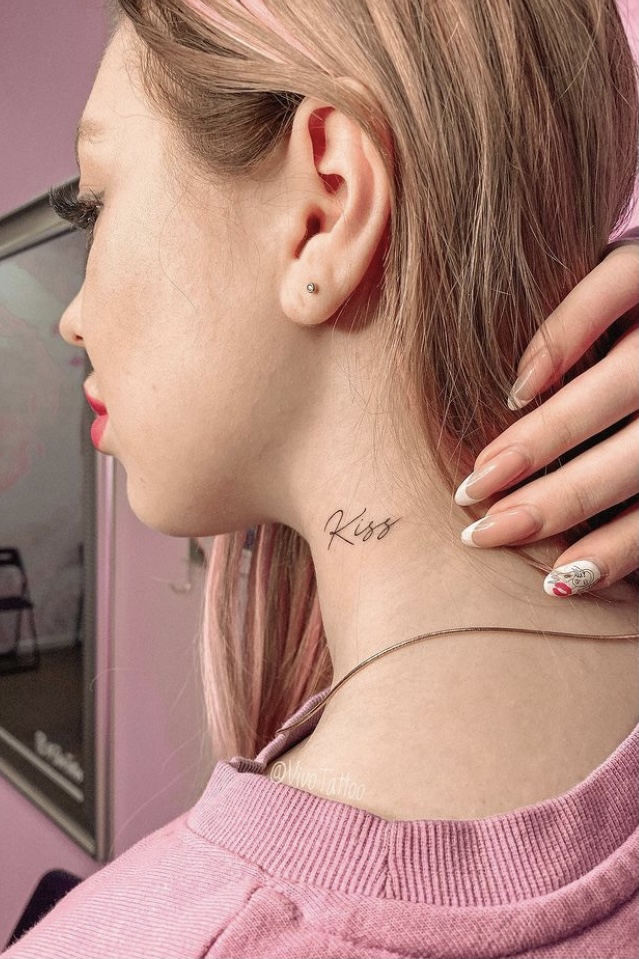 Pretty Neck Tattoos For Women To Be Cool