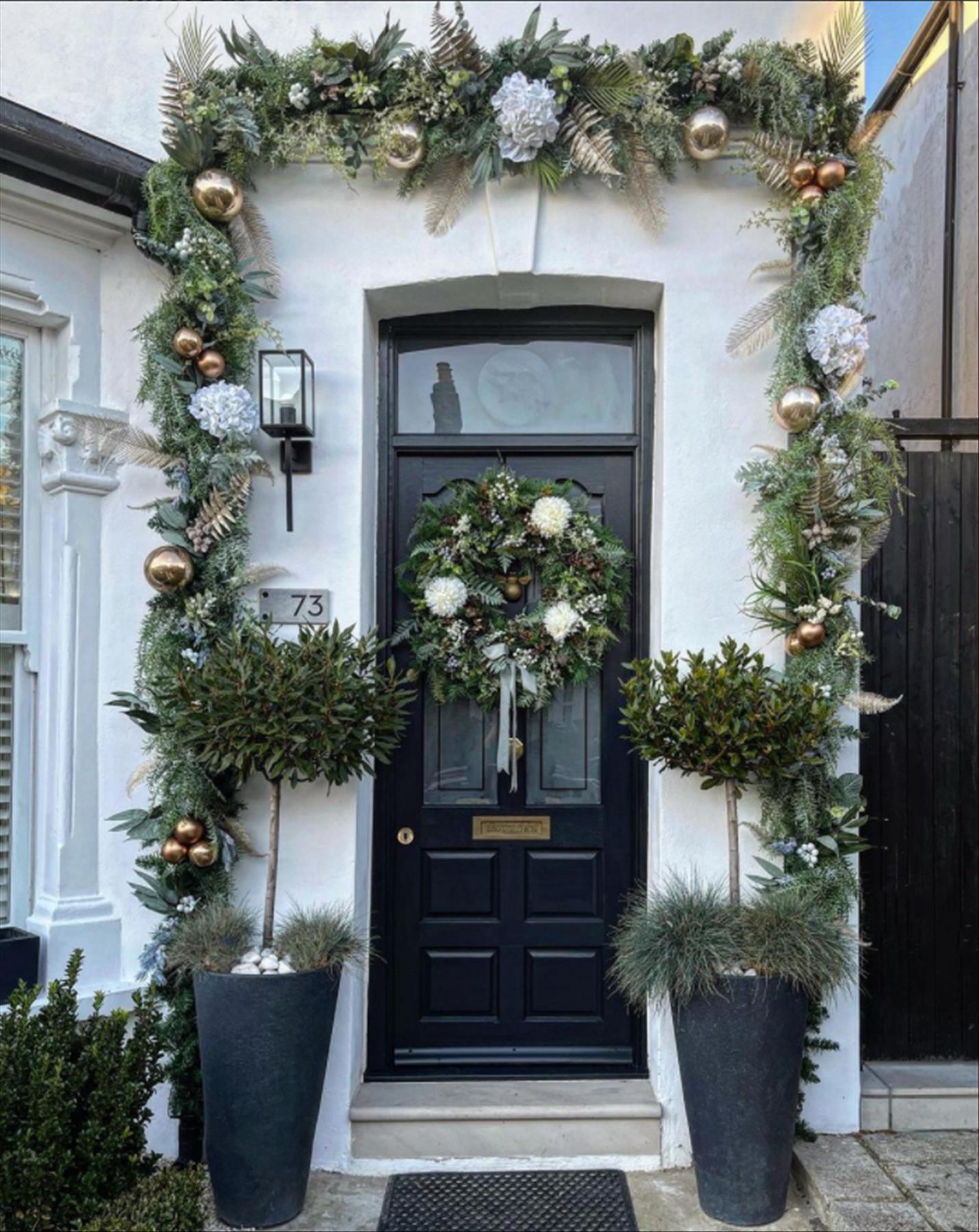 Best Christmas Porch Decorations for Christmas outdoor decor