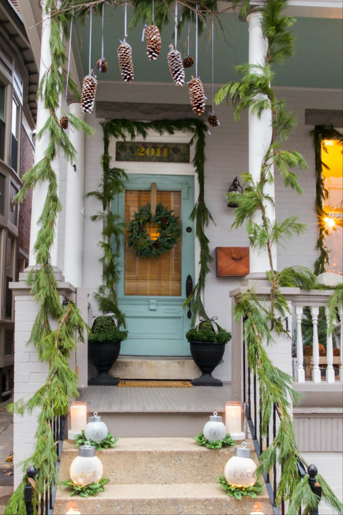 Best Christmas Porch Decorations for Christmas outdoor decor