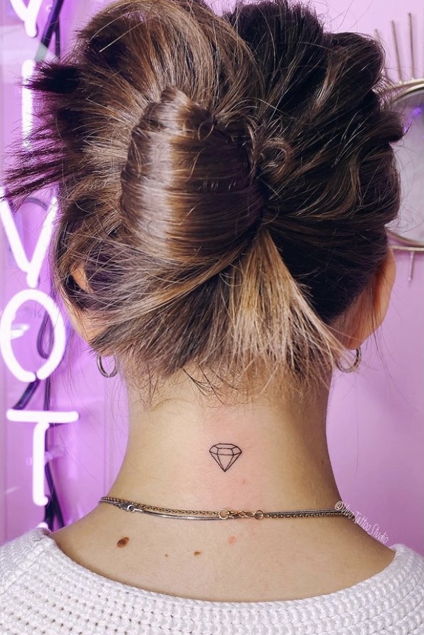 Pretty Neck Tattoos For Women To Be Cool