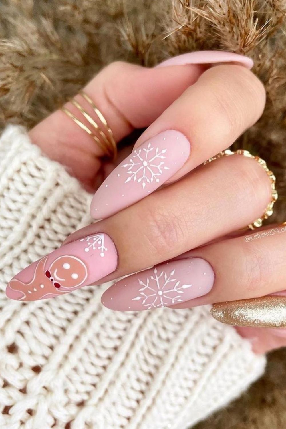 Best Christmas acrylic nails 2021 to light up your holiday