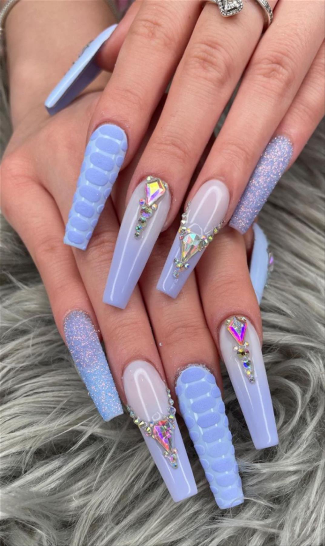 Adorable blue coffin nails for Winter nail colors 2021