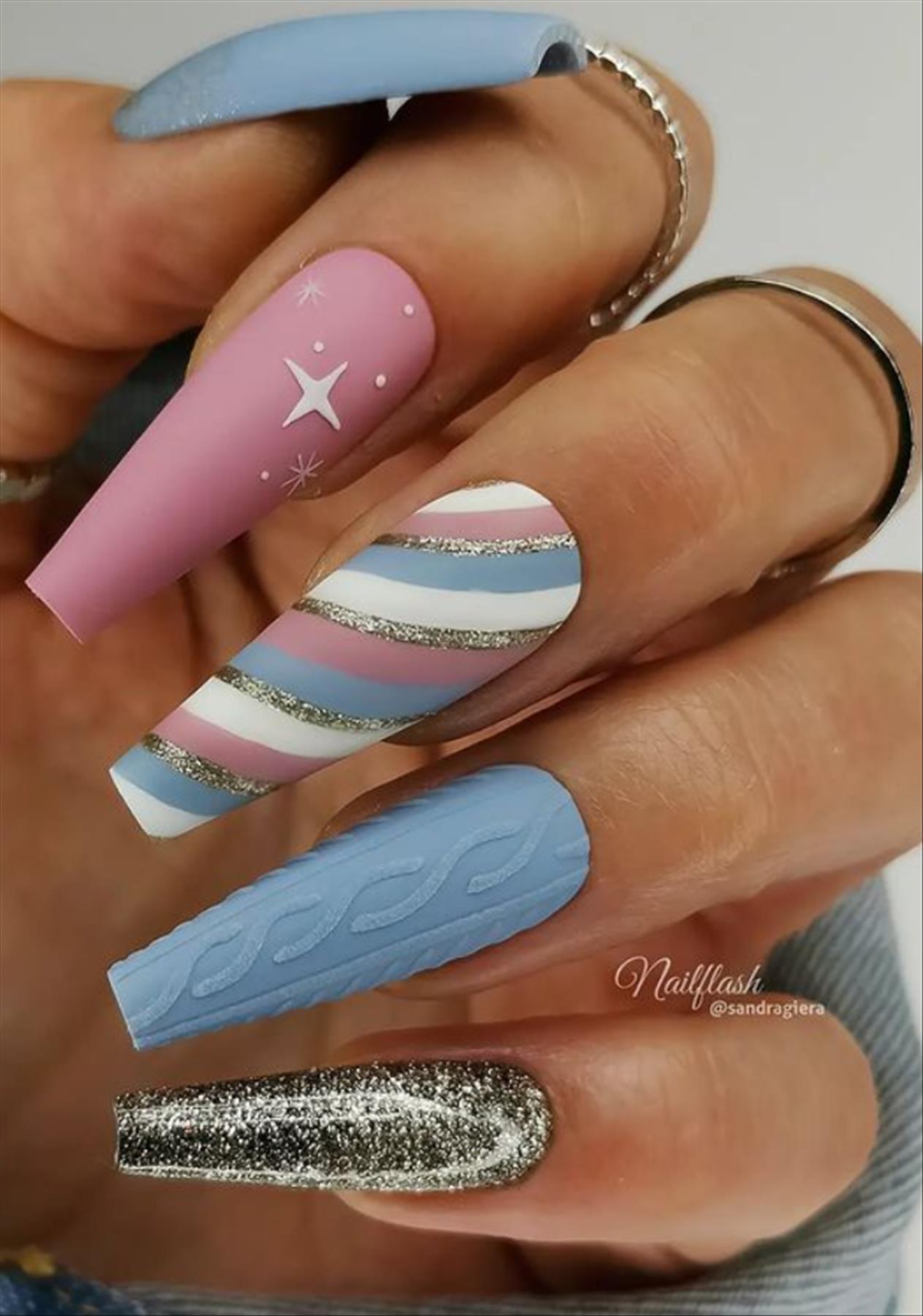 Adorable blue coffin nails for Winter nail colors 2021