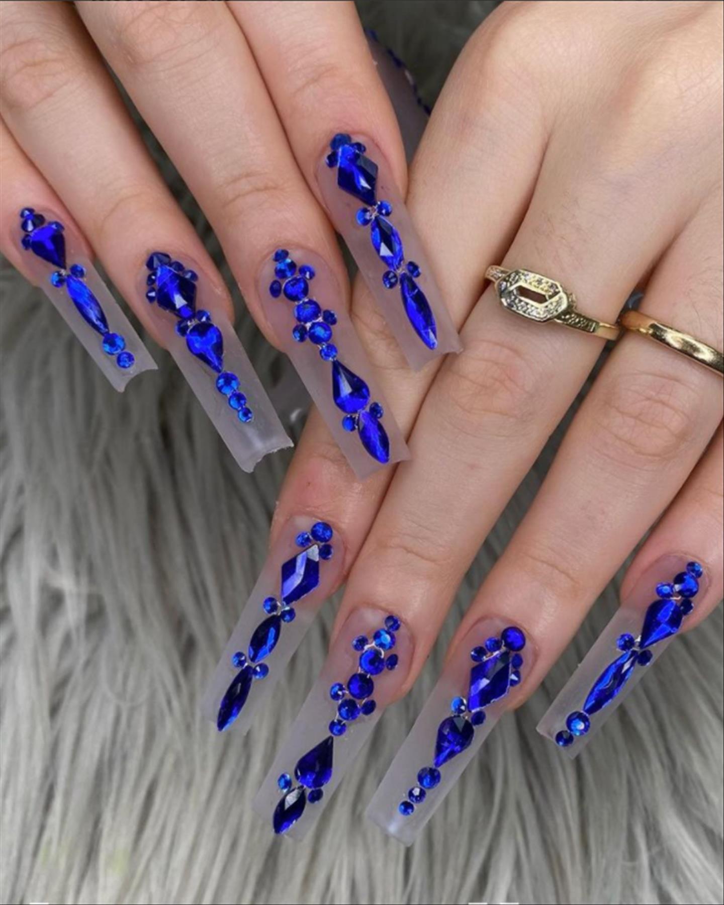 Adorable blue coffin nails for Winter nail colors 2021