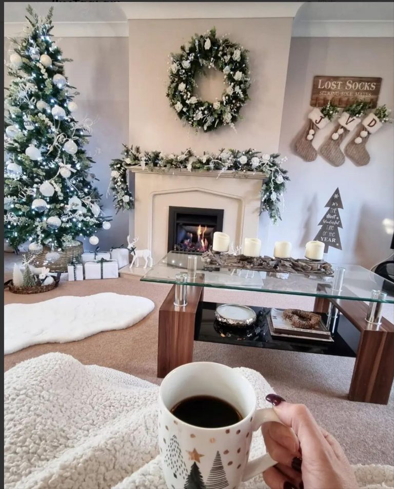 Christmas Aesthetic | 81 Ideal Christmas living room decor ideas - Page ...