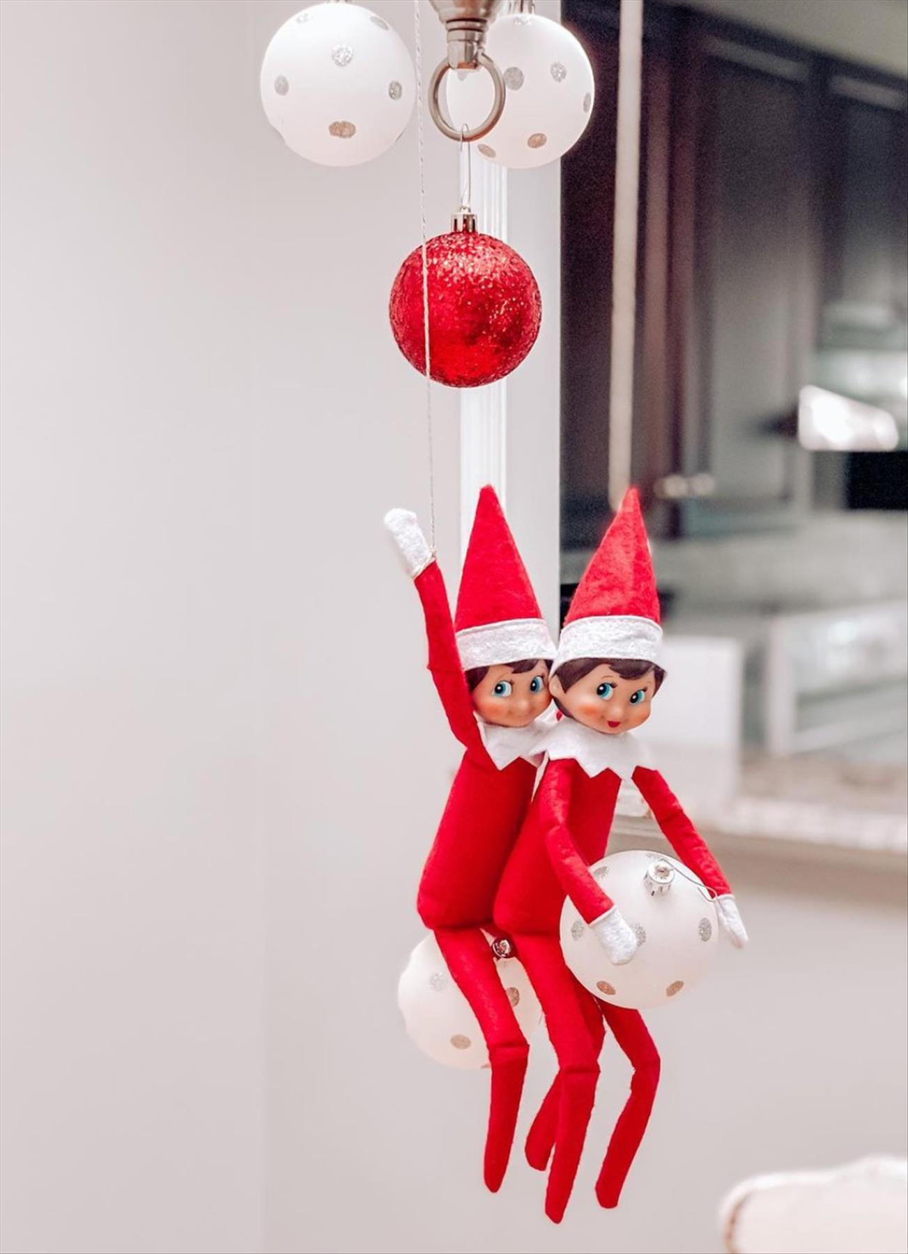 Funny Elf on the shelf ideas for Christmas decoration 2021