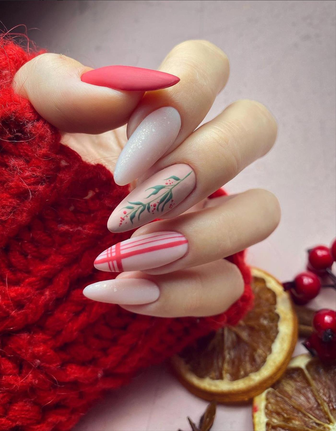 Trendy Winter nails almond-shaped nails to try