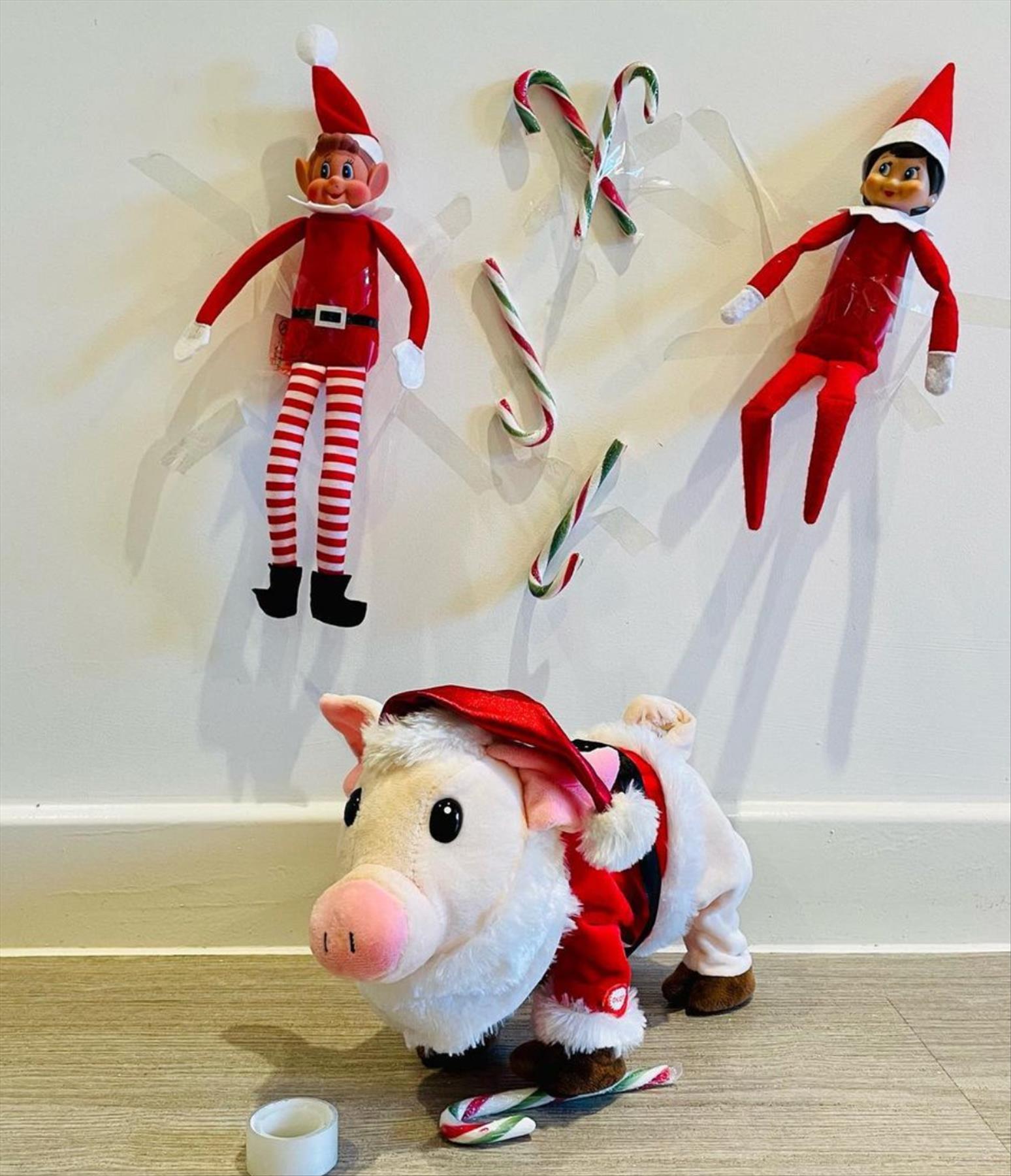 Funny Elf on the shelf ideas for Christmas decoration 2021