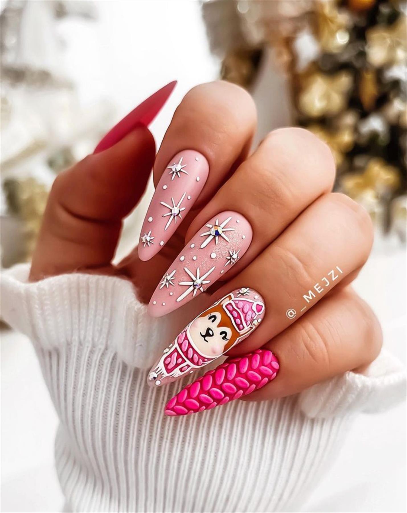 est Short Christmas nails design 2021 with almond nail shapes 