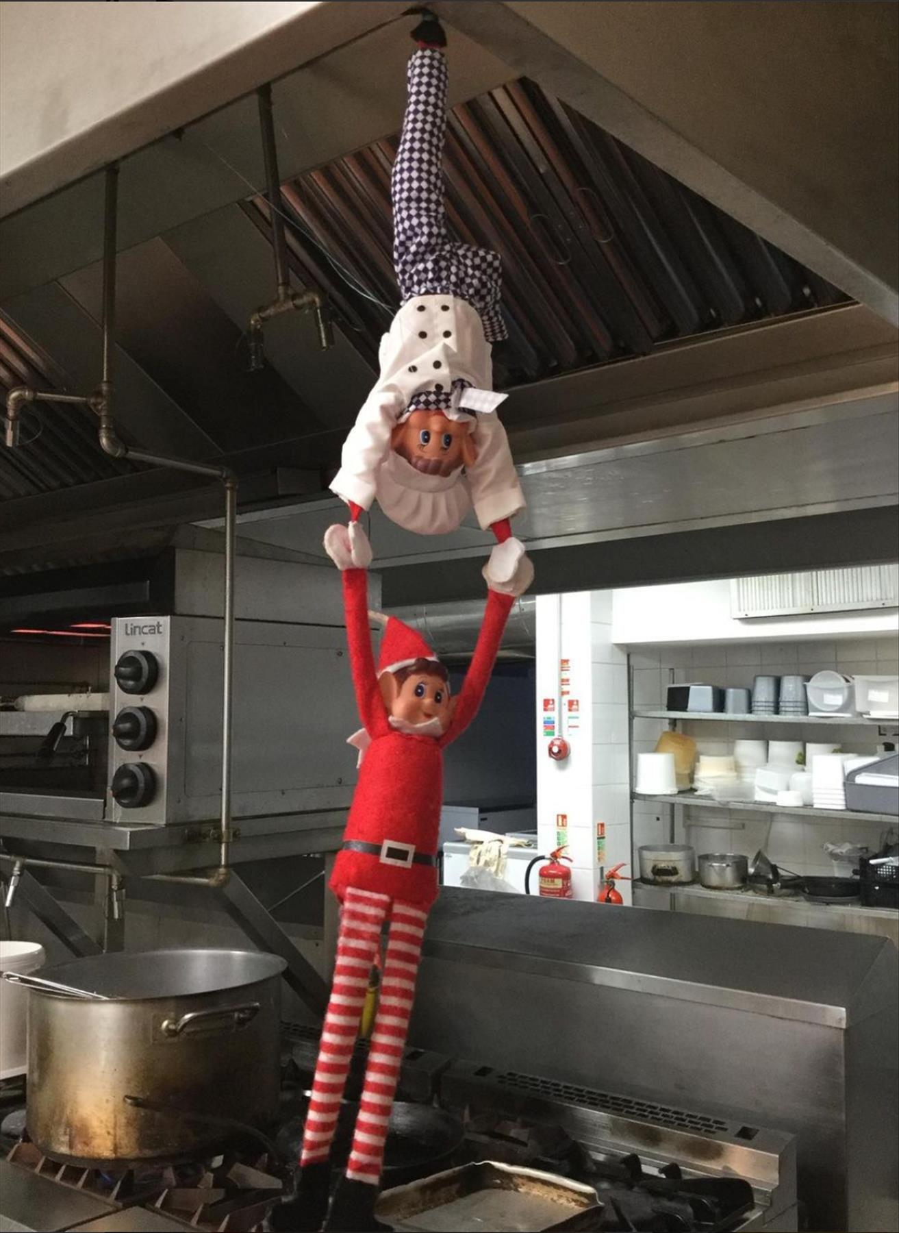 Funny Elf on the shelf ideas for Christmas decoration 2021