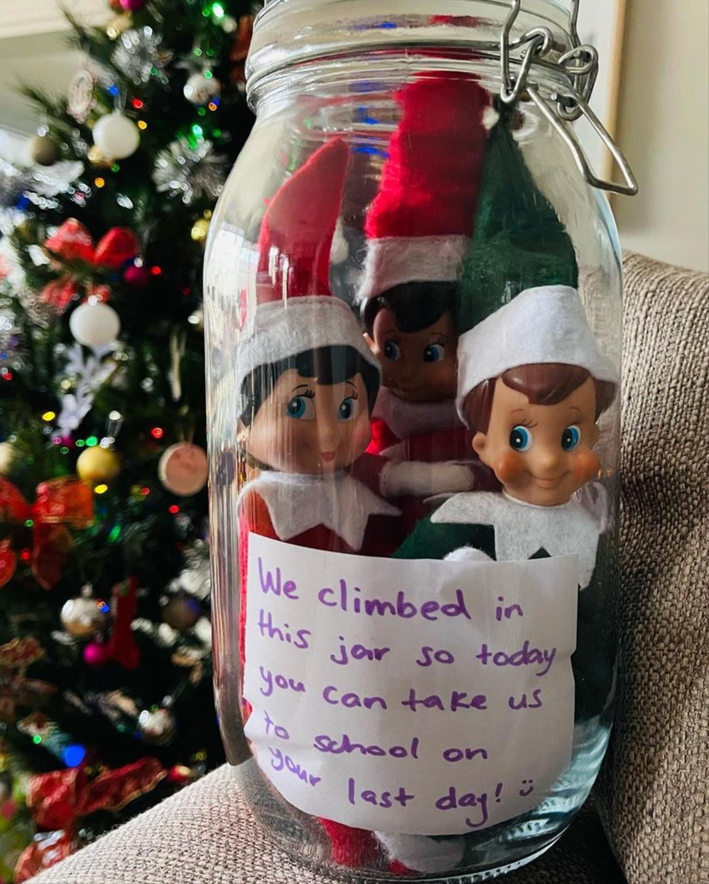 Funny Elf on the shelf ideas for Christmas decoration 2021