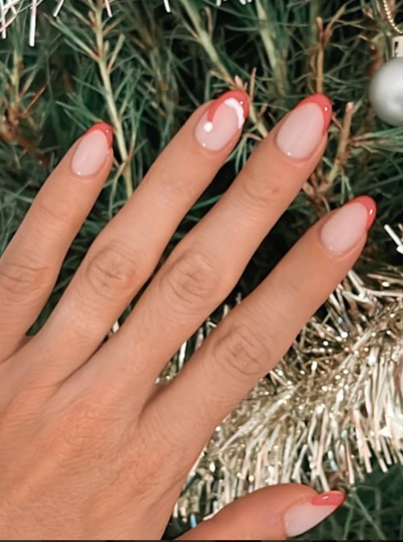 Trendy Winter nails almond-shaped nails to try