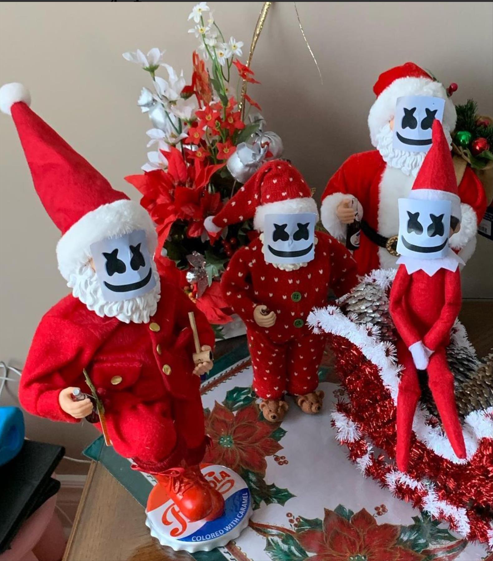 Funny Elf on the shelf ideas for Christmas decoration 2021