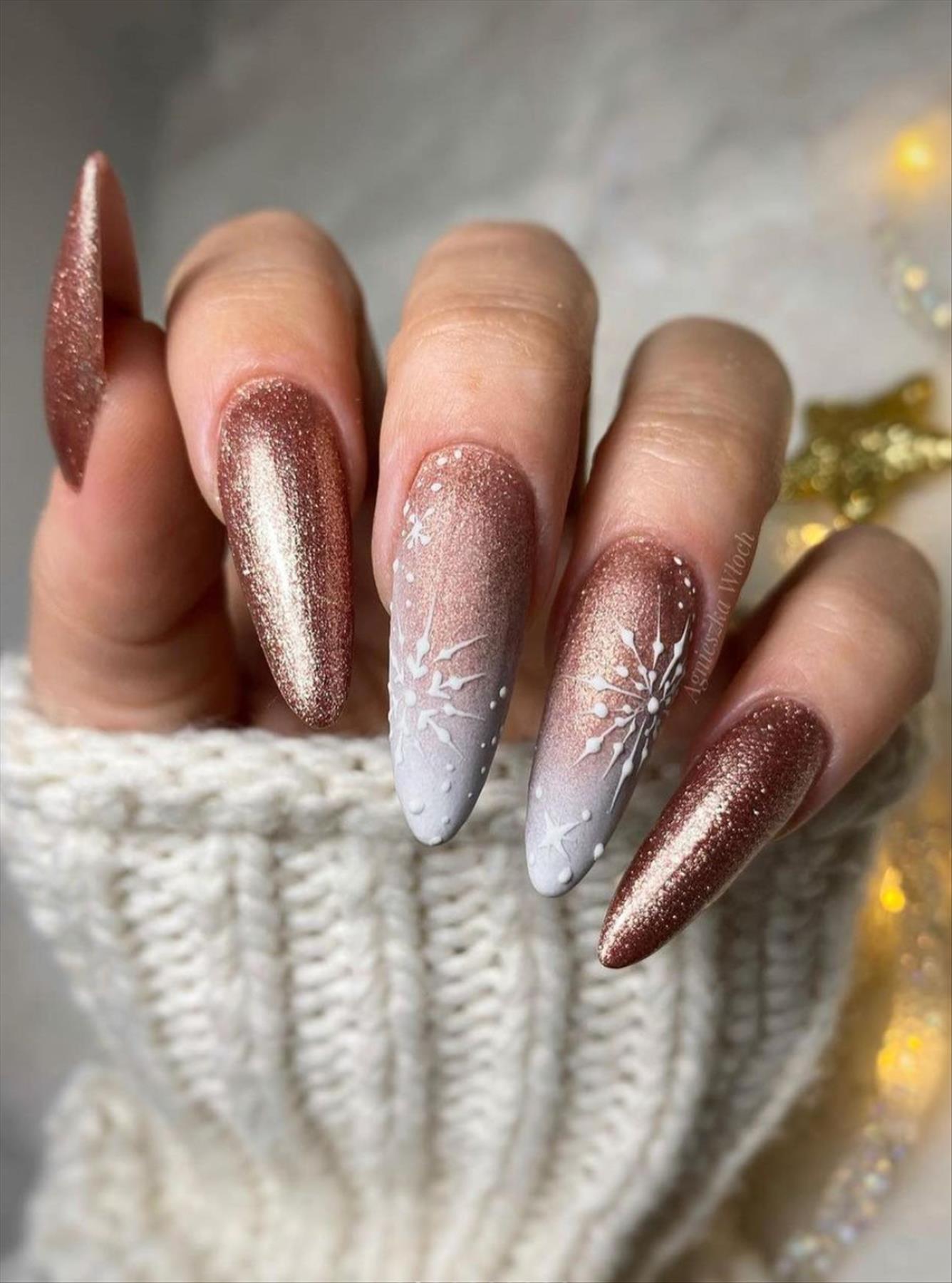 Trendy Winter nails almond-shaped nails to try