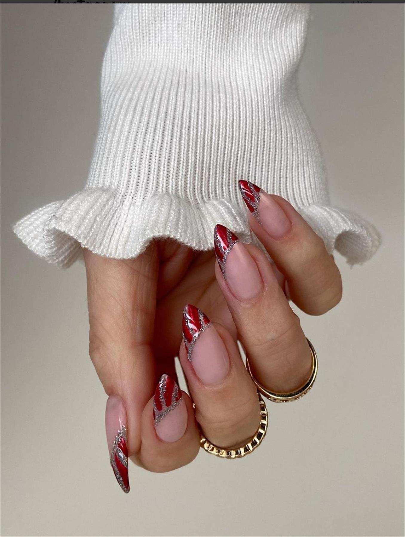 est Short Christmas nails design 2021 with almond nail shapes 