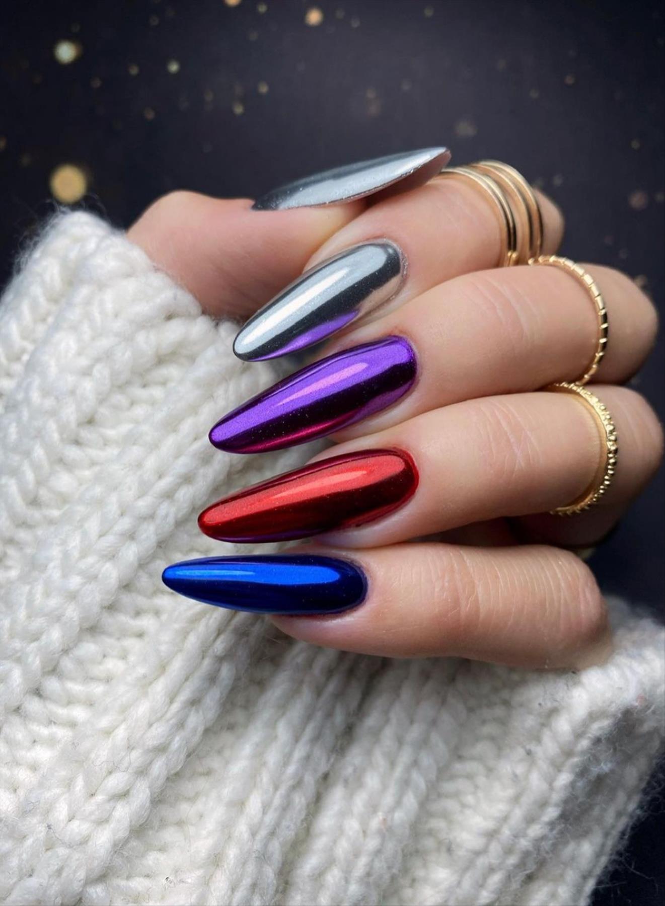 Trendy Winter nails almond-shaped nails to try