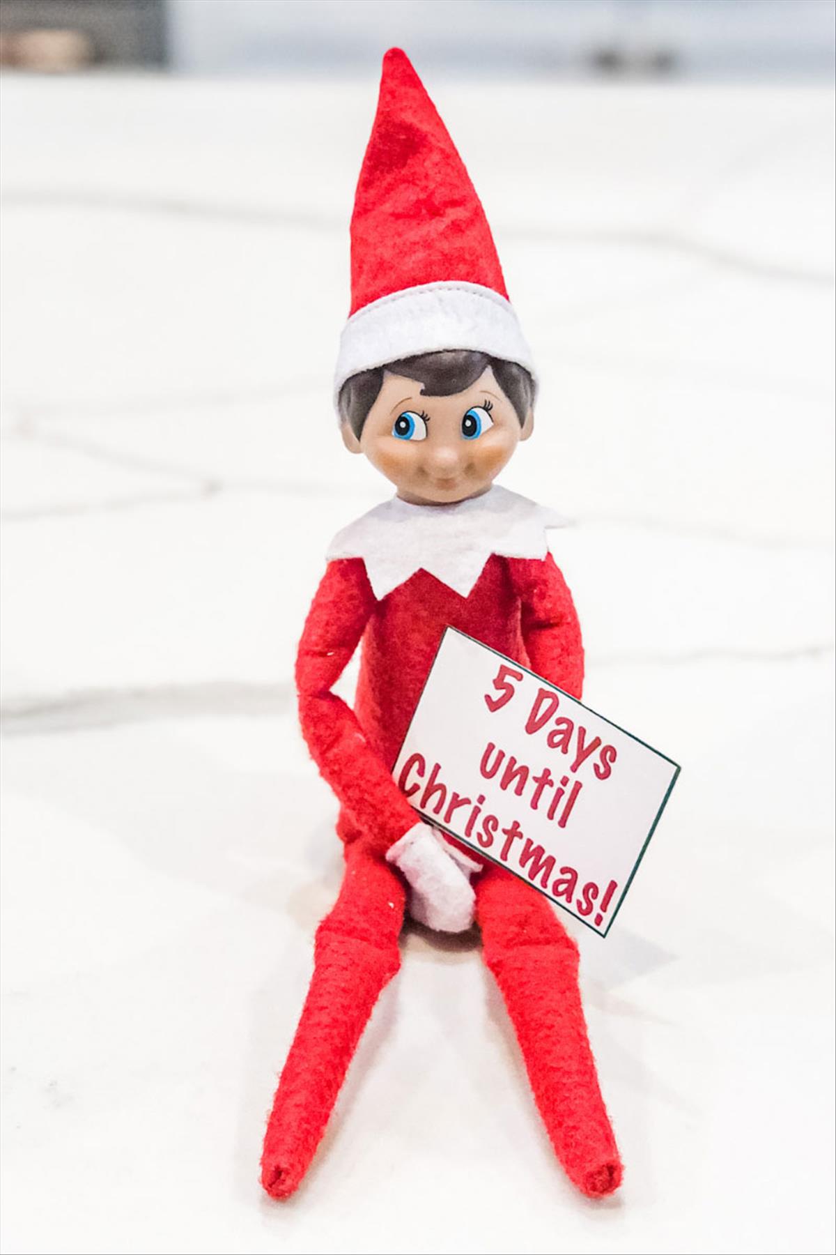 Funny Elf on the shelf ideas for Christmas decoration 2021
