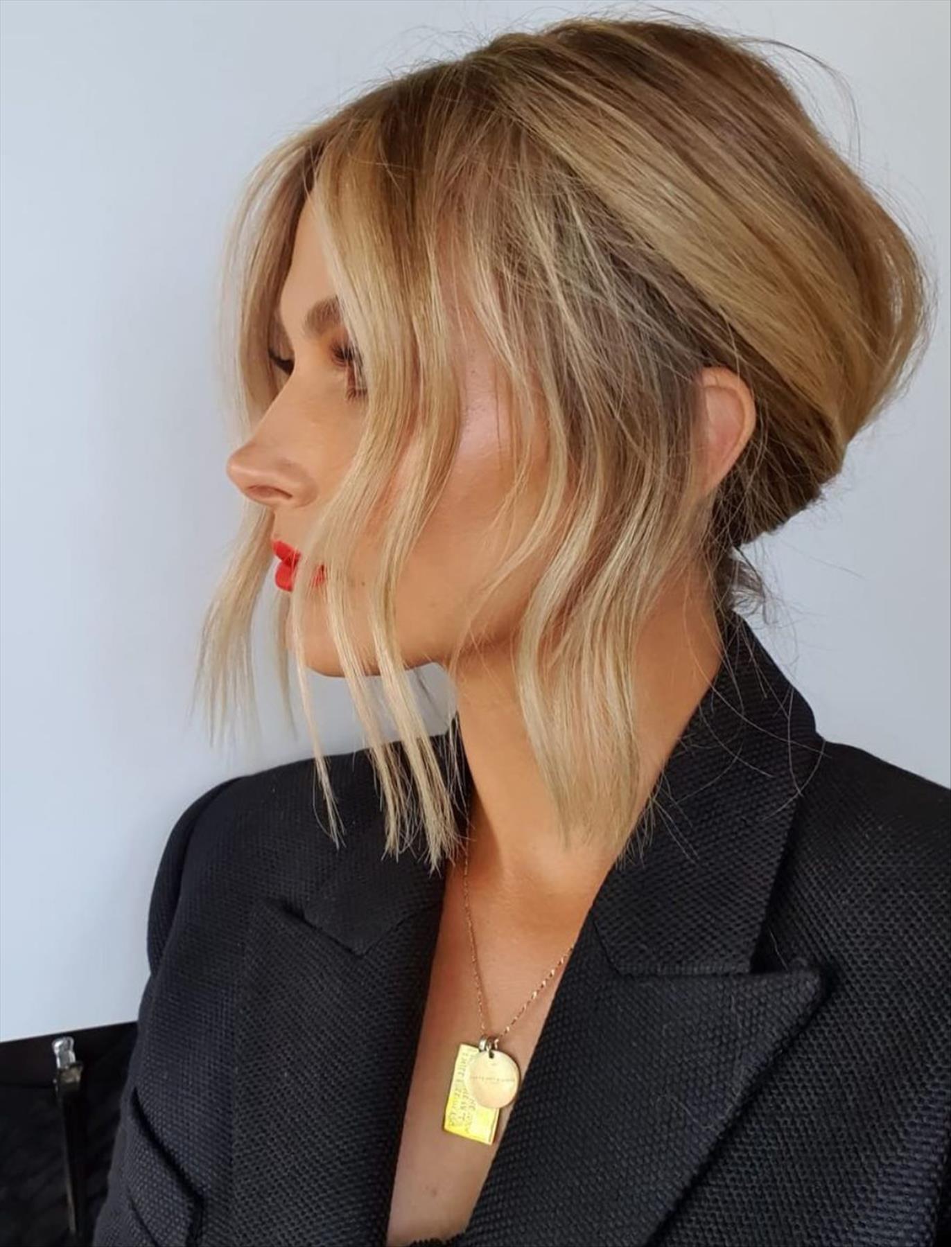 Stunning shoulder length haircuts and hairstyle 2022 trends 