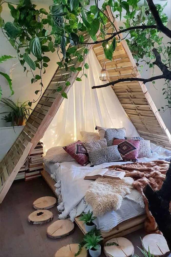 Creative Hanging Bed Design Ideas for Romantic Space