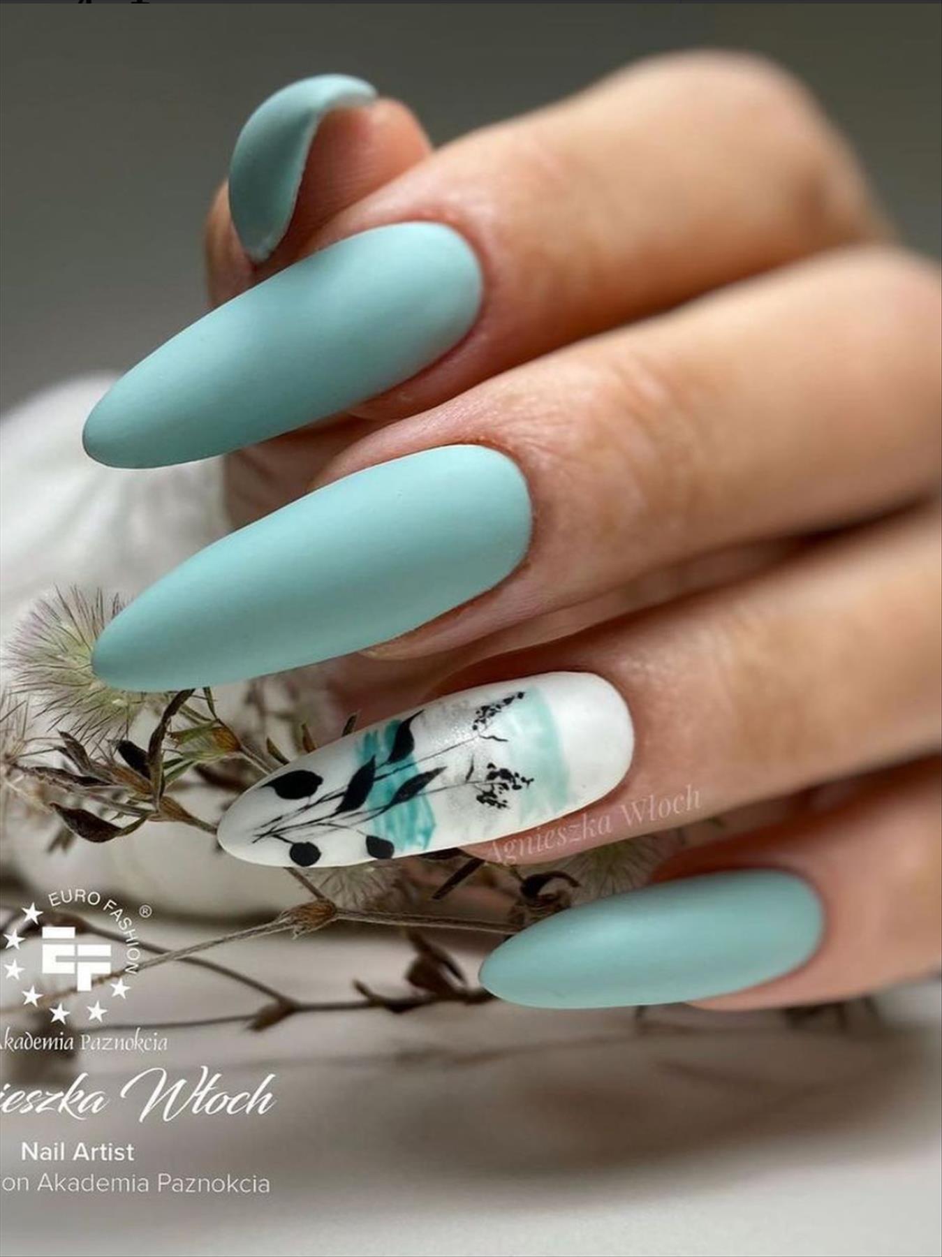 Trendy Winter nails almond-shaped nails to try