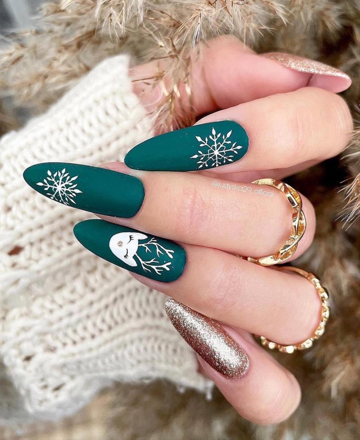 est Short Christmas nails design 2021 with almond nail shapes 