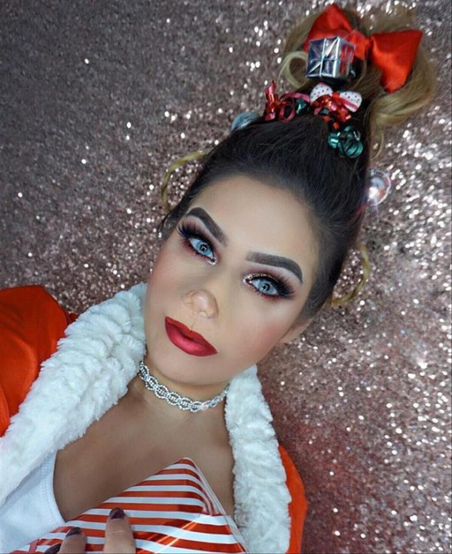 Easy Christmas Makeup Looks for Holiday Season 