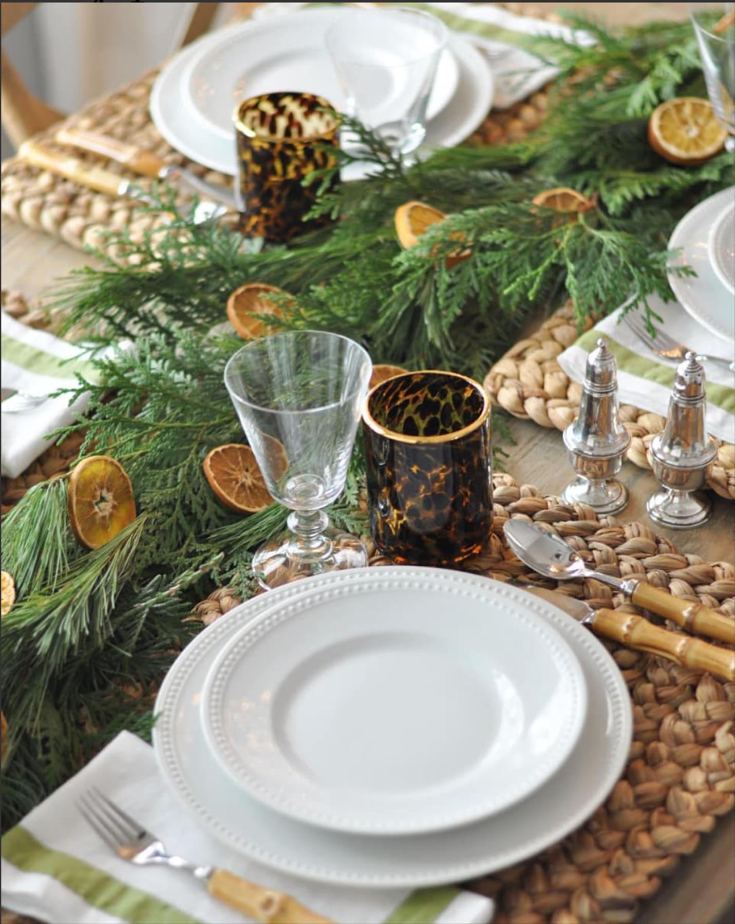 Merry Christmas Table Setting Ideas for Holiday Cheer