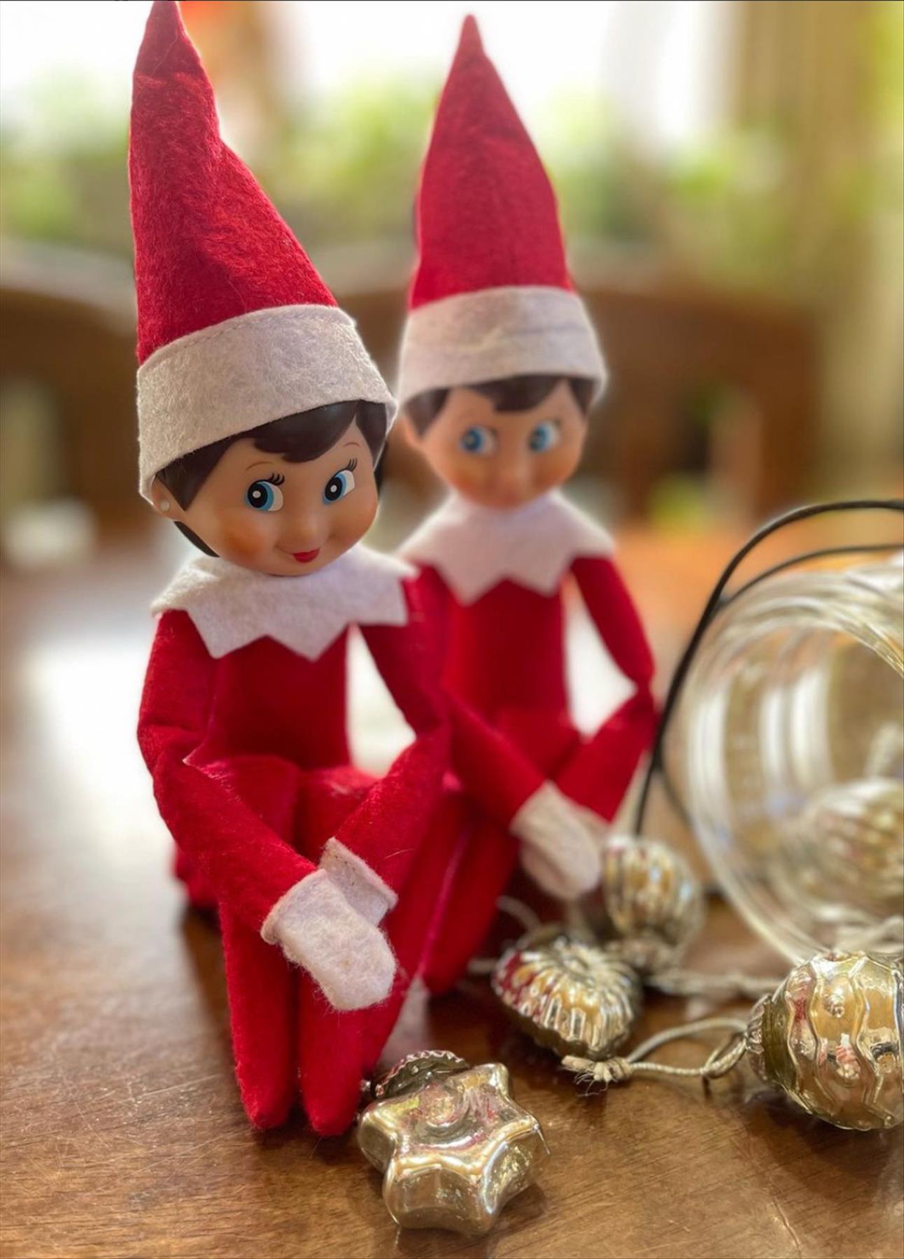 Funny Elf on the shelf ideas for Christmas decoration 2021