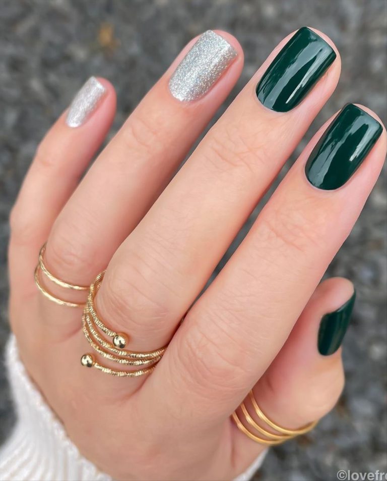 30+ Glitter New Year's nails to Sparkly Start to 2022