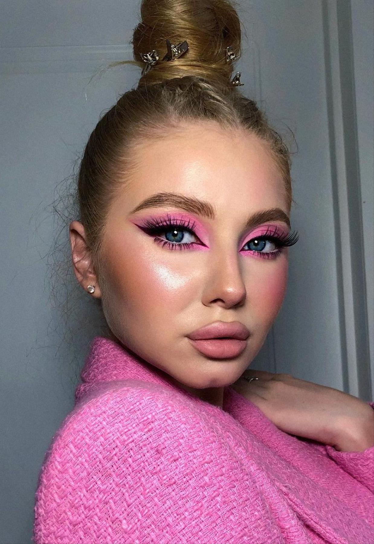 Best Pink Eyeshadows Makeup Looks for 2022 Fashion Trends