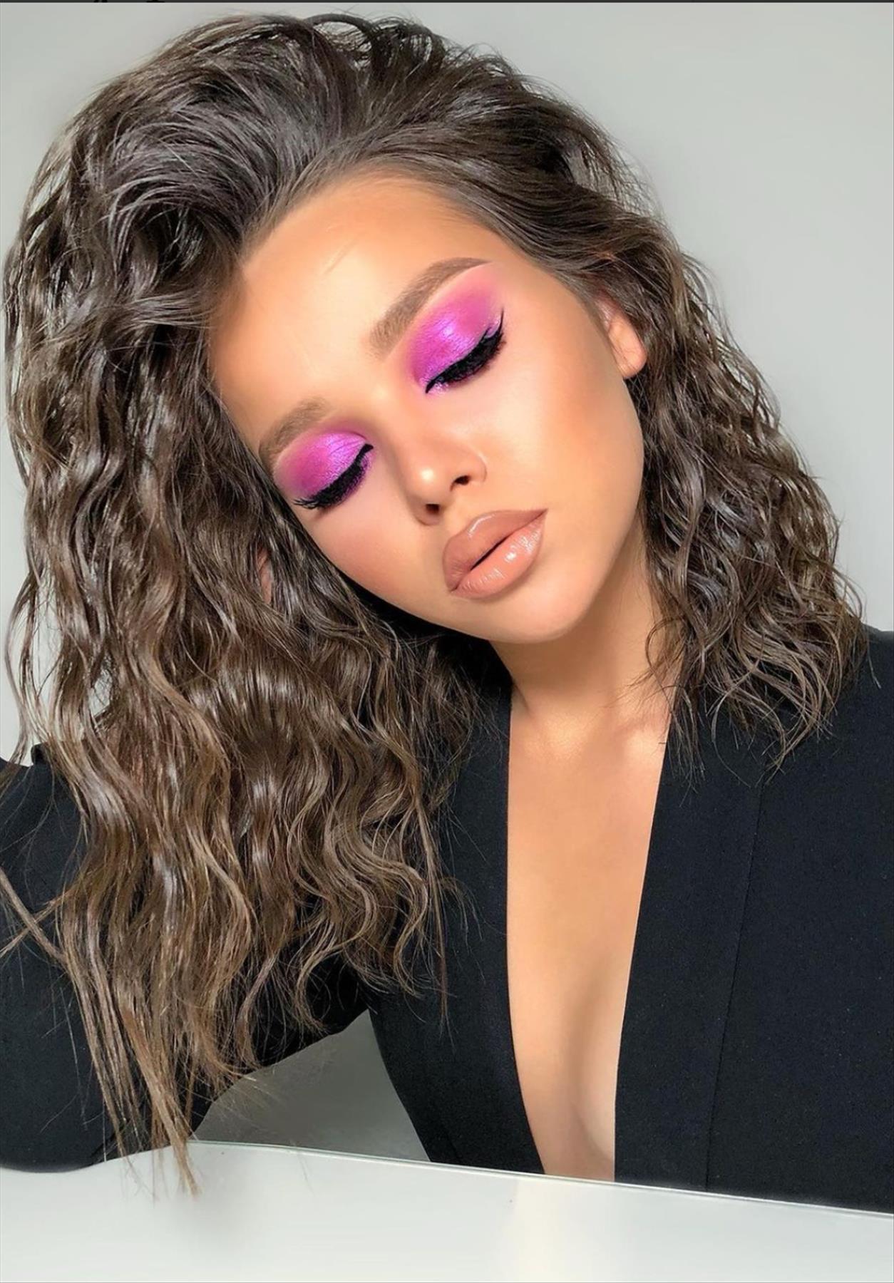 Best Pink Eyeshadows Makeup Looks for 2022 Fashion Trends