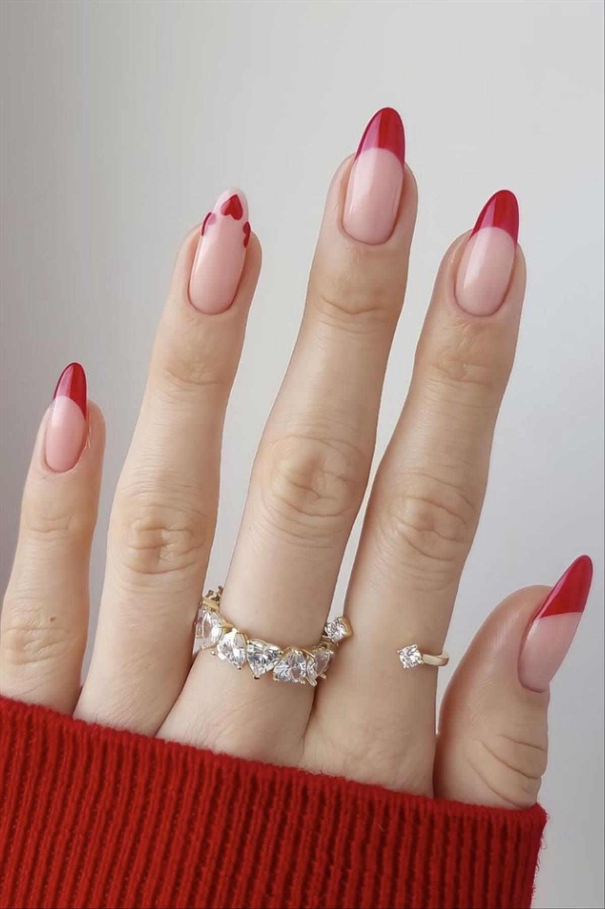 Romantic Valentine's Day nails for 14th February nails 2022