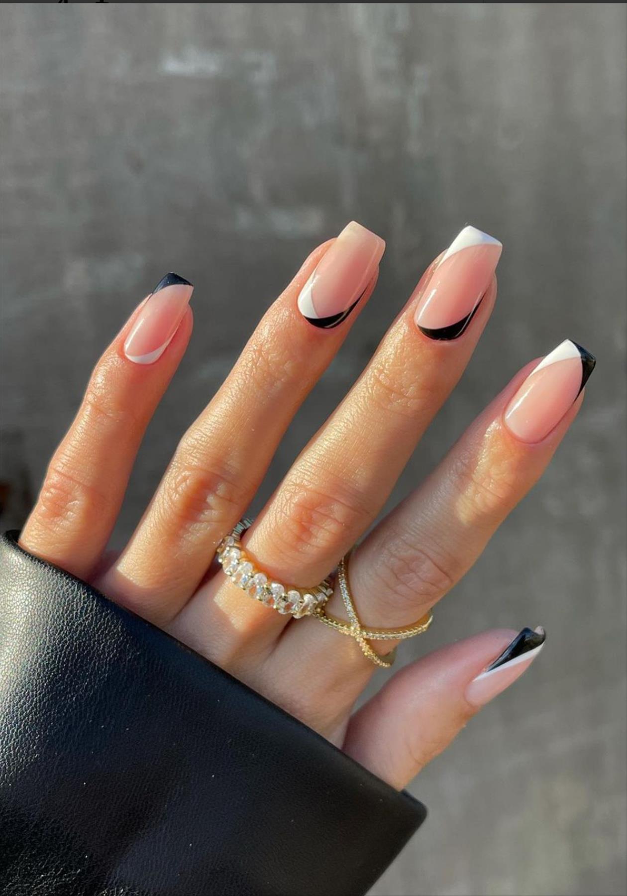 Best Short French tip coffin nails for Spring nails 2022 trends