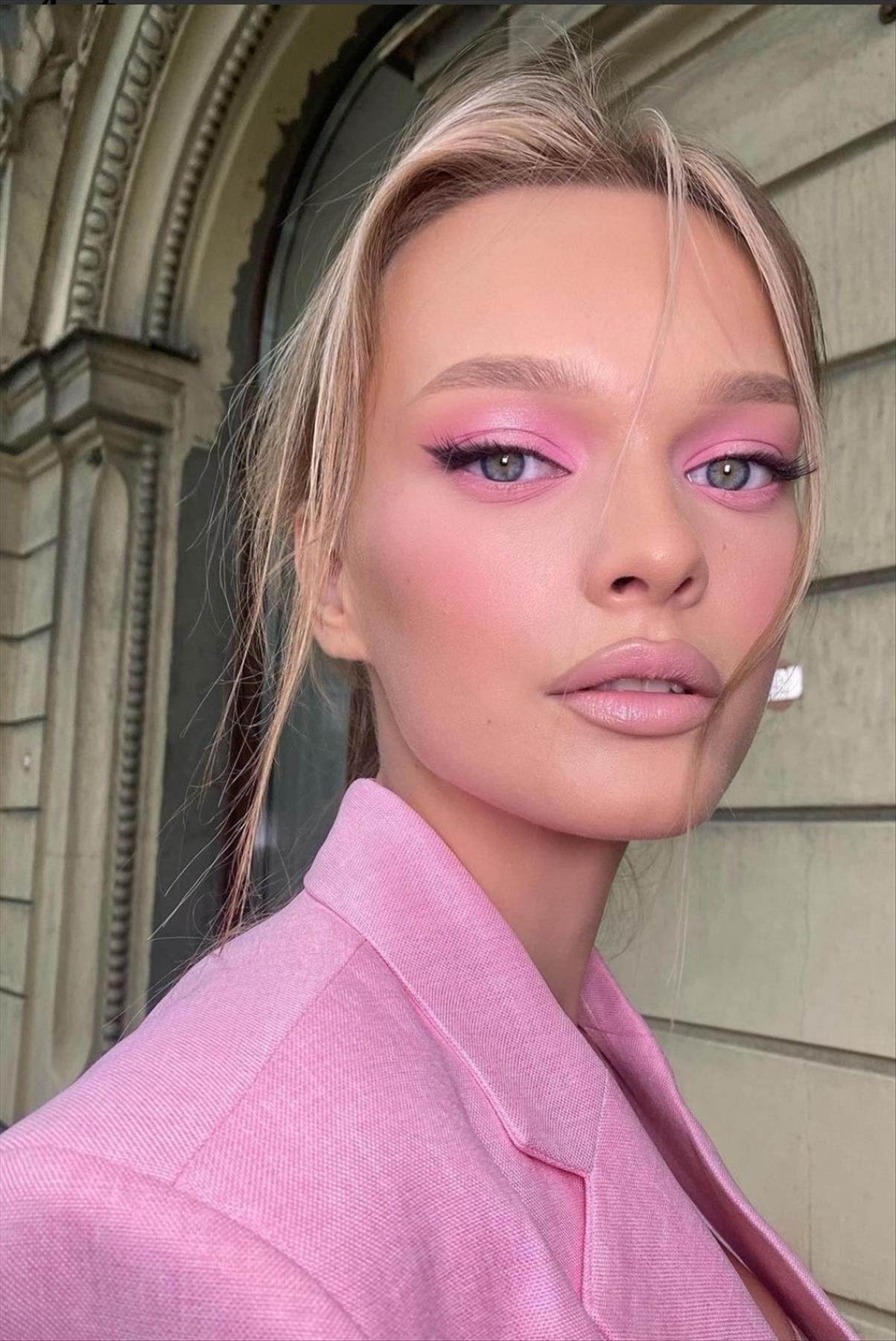 Best Pink Eyeshadows Makeup Looks for 2022 Fashion Trends