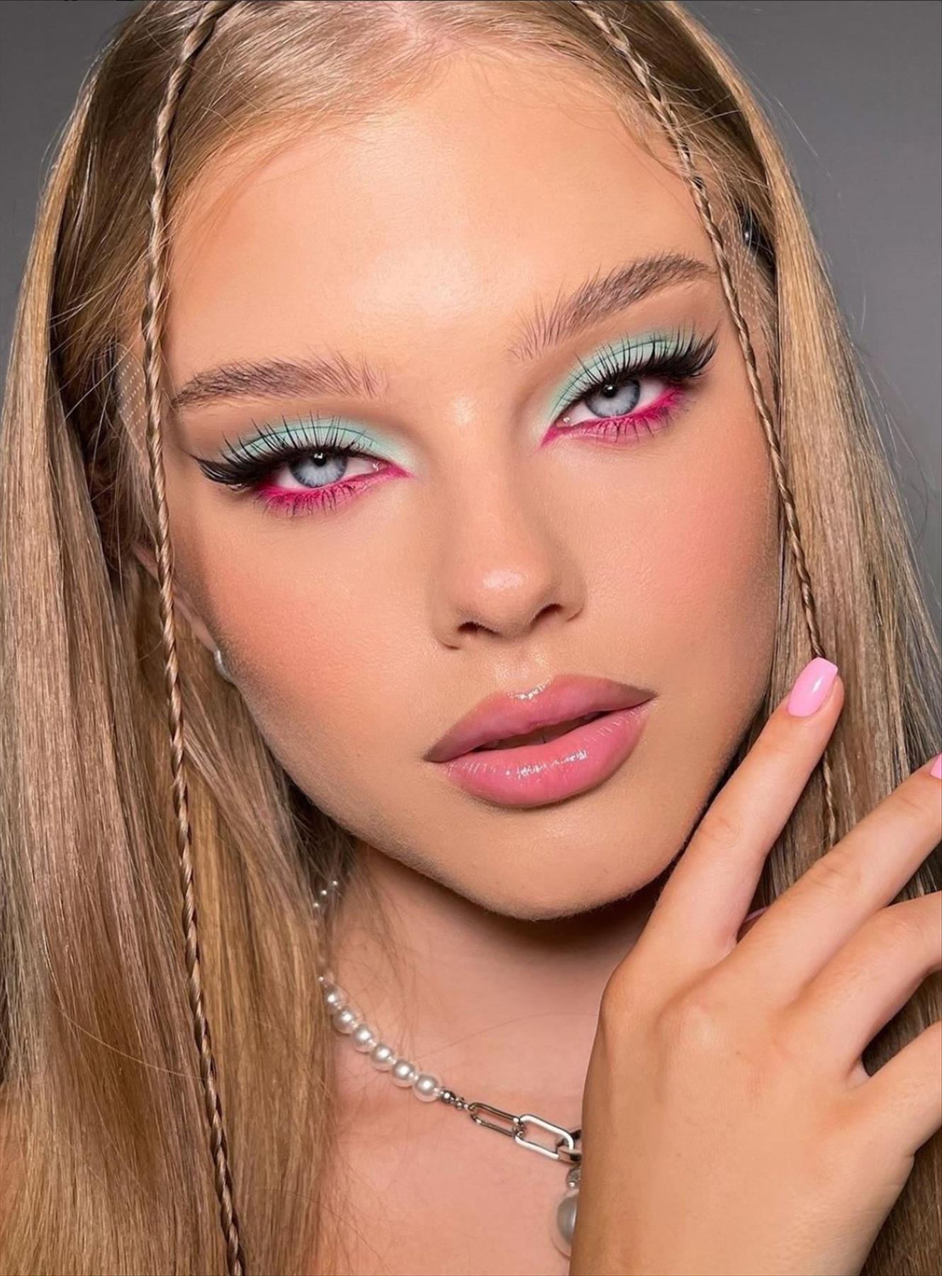 Best Pink Eyeshadows Makeup Looks for 2022 Fashion Trends