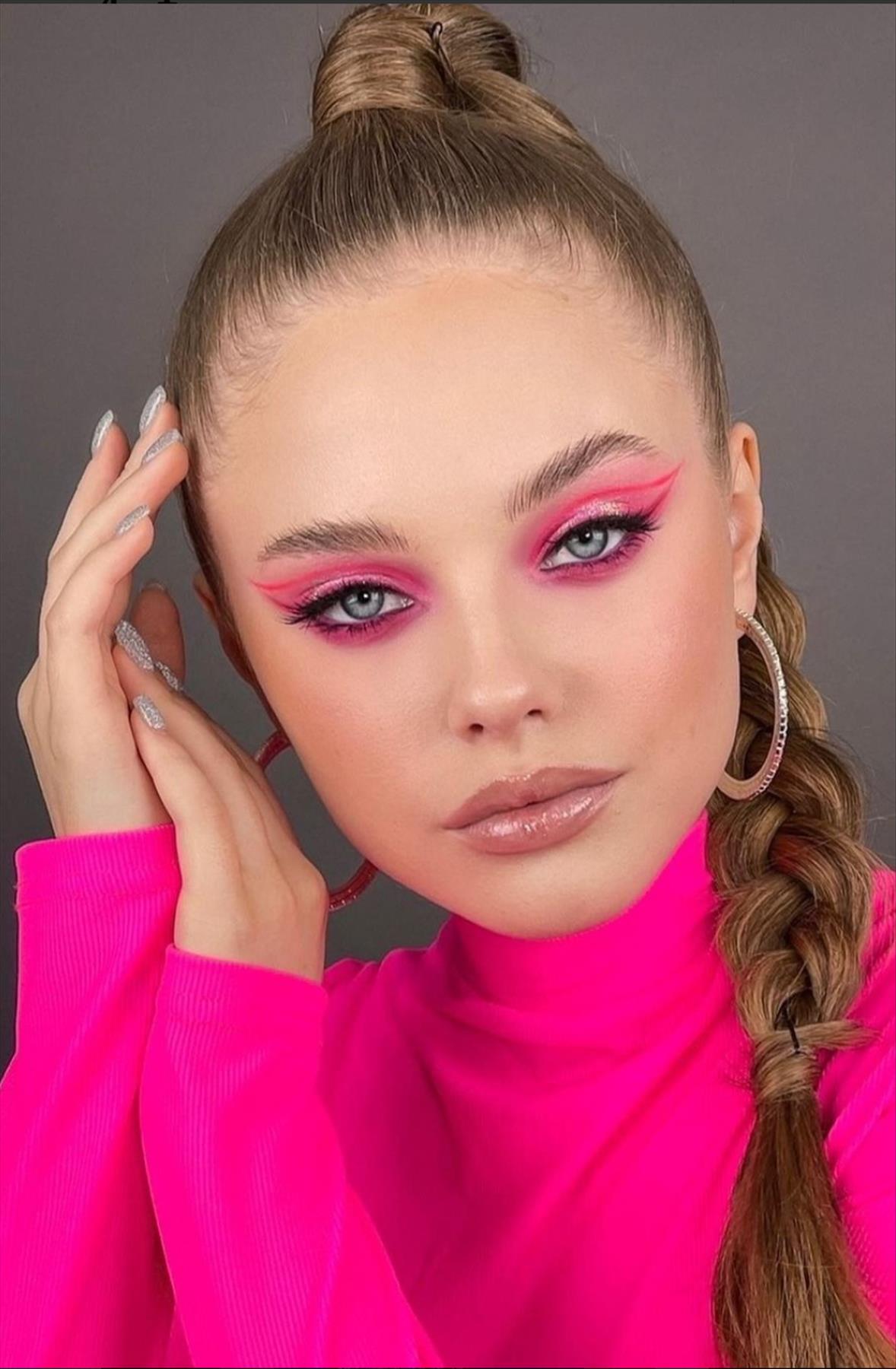 Best Pink Eyeshadows Makeup Looks for 2022 Fashion Trends